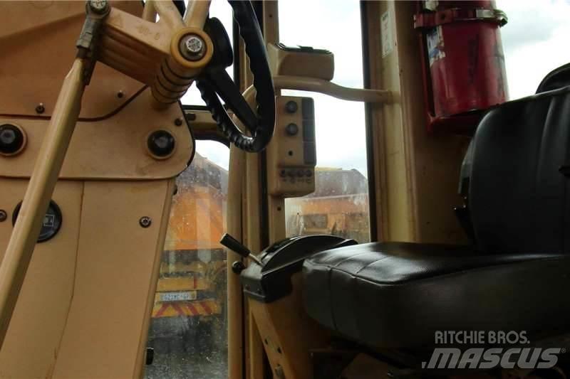 CAT 140H Грейдеры