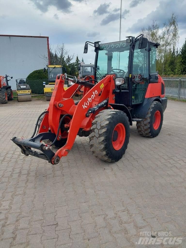 Kubota R 070 Фронтальные погрузчики