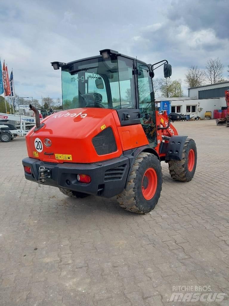 Kubota R 070 Фронтальные погрузчики
