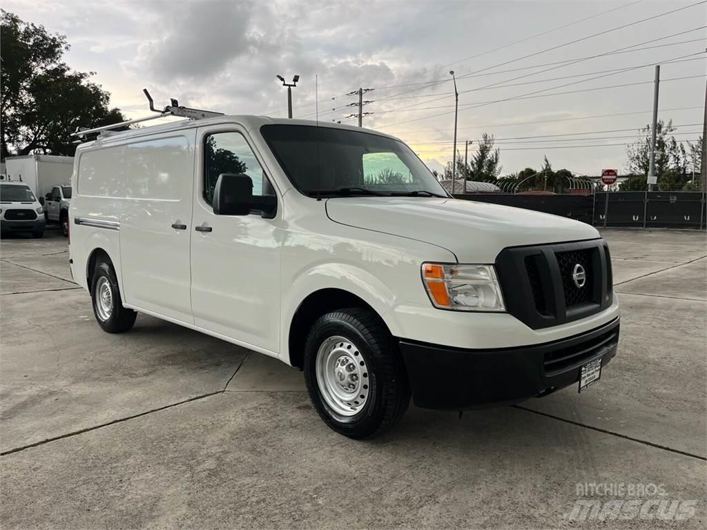 Nissan NV Цельнометаллический фургоны