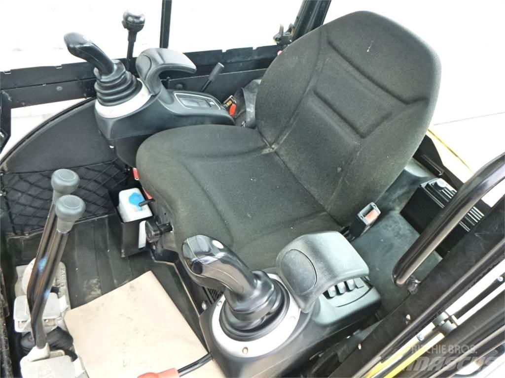 JCB 8026CTS Мини-экскаваторы