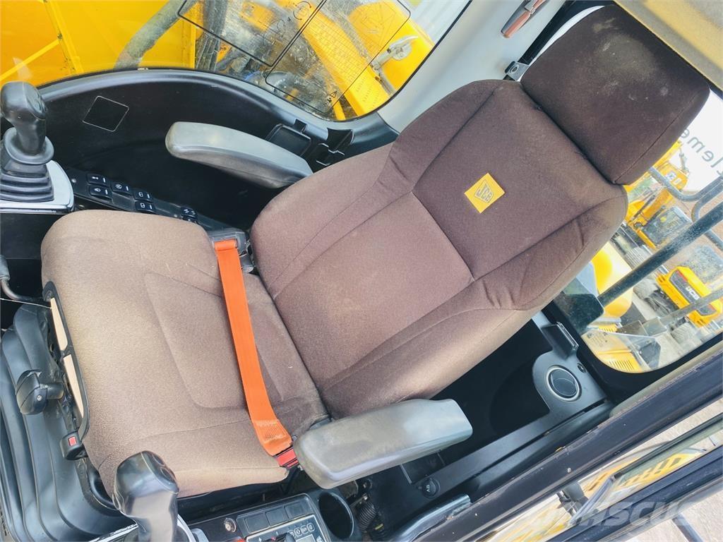 JCB JS130LC Гусеничные экскаваторы