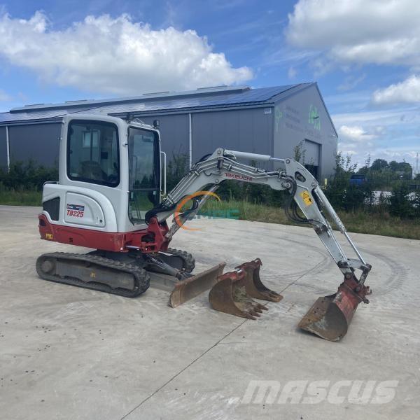 Takeuchi TB225 Колёсные экскаваторы