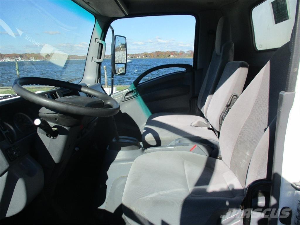 Isuzu NQR Грузовики-Фургоны