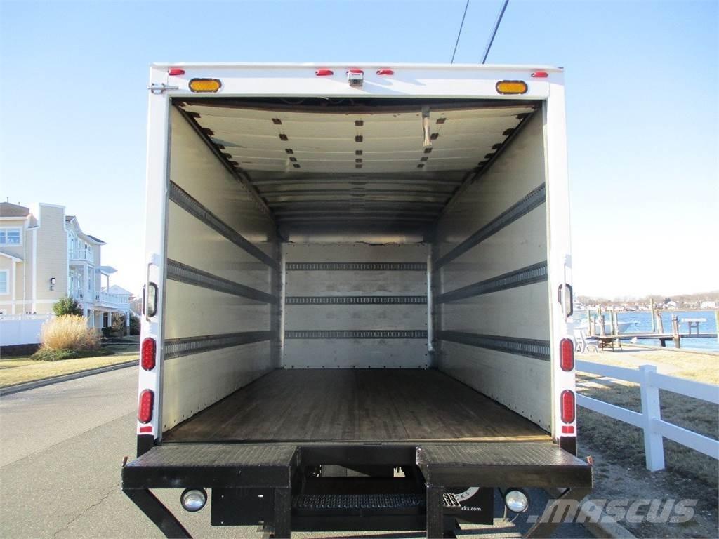 Isuzu NQR Грузовики-Фургоны