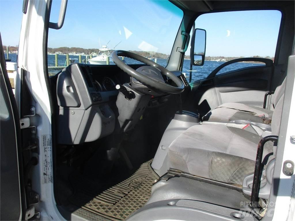 Isuzu NRR Грузовики-Фургоны