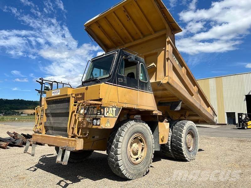 CAT 771D Карьерные самосвалы