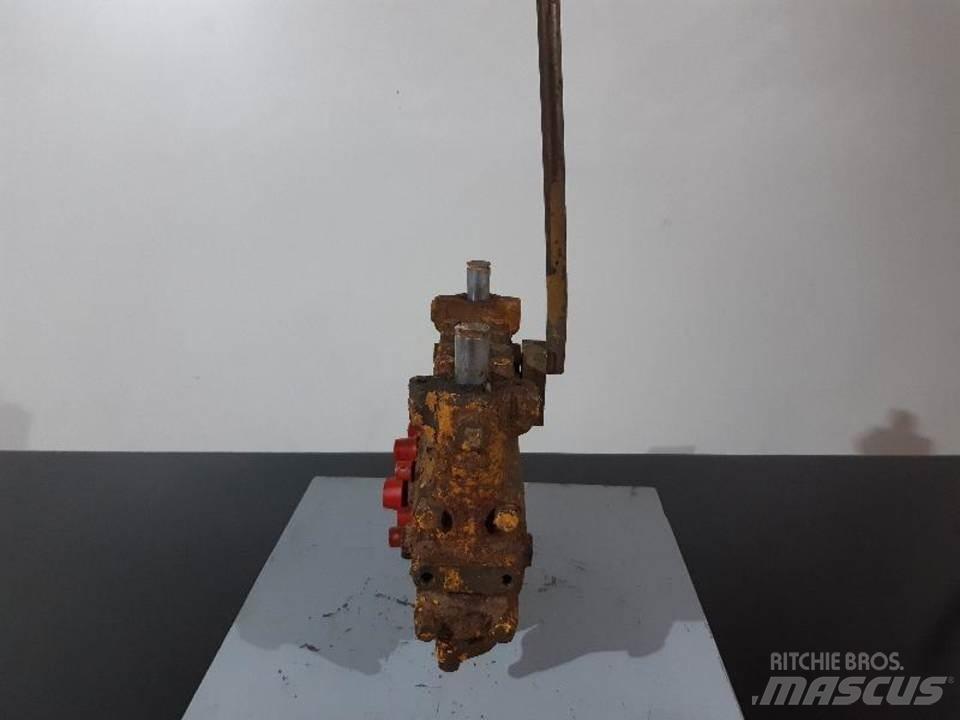 CAT 215 Кабины и интерьер