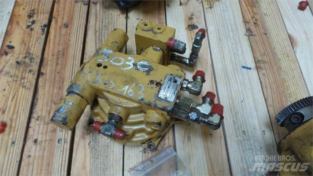 CAT 303C Гидравлическая система