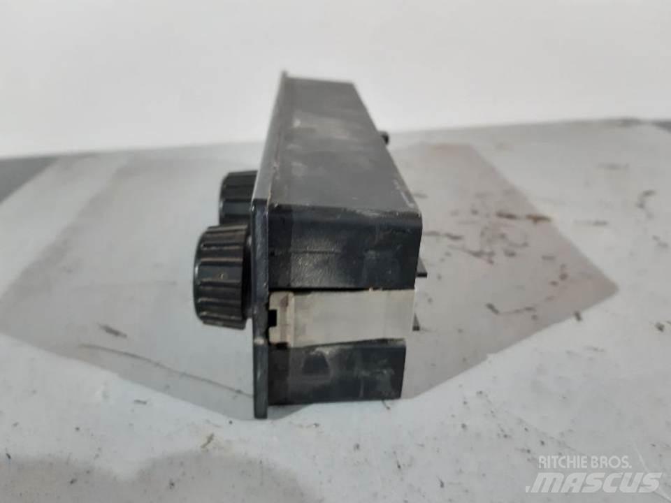 CAT 312CL Кабины и интерьер