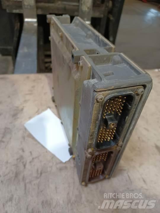 CAT 318C Кабины и интерьер