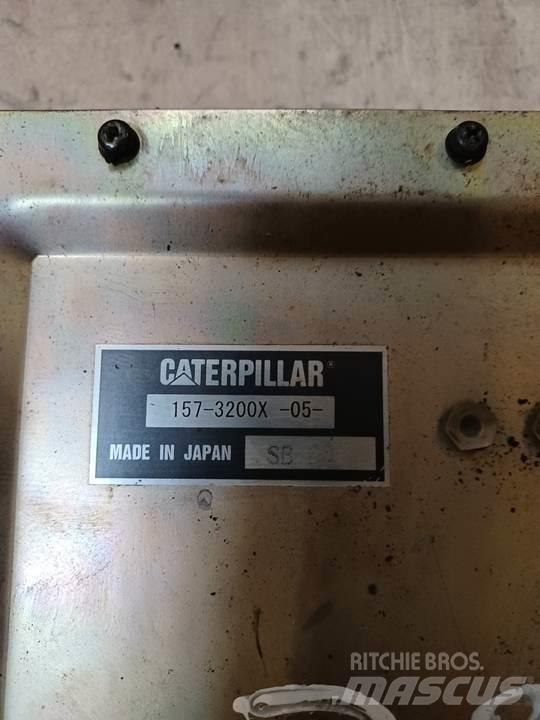 CAT 318C Кабины и интерьер