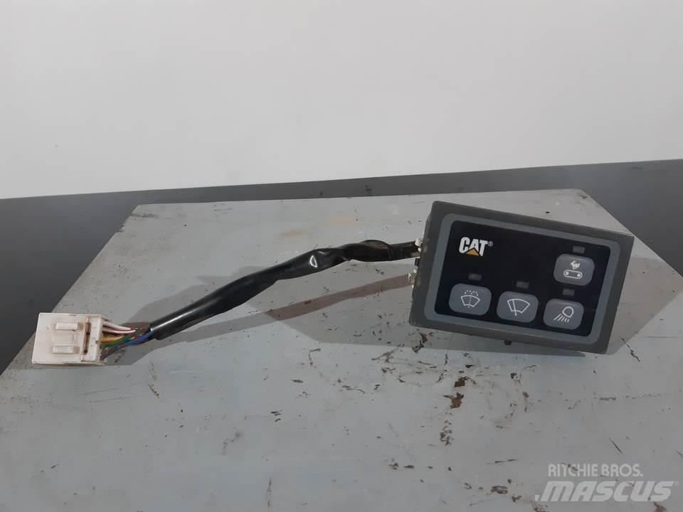 CAT 318C Кабины и интерьер