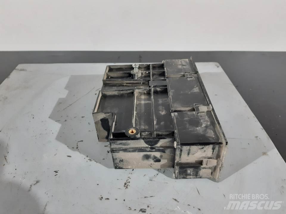 CAT 320C Кабины и интерьер