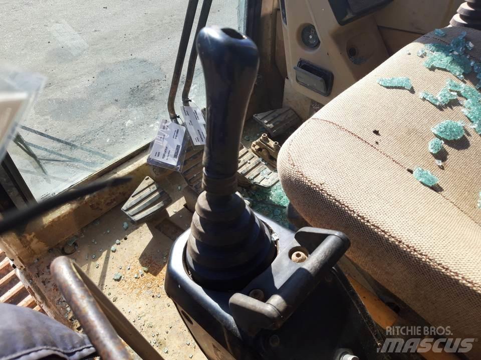 CAT 325LN Кабины и интерьер