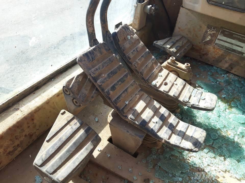 CAT 325LN Кабины и интерьер