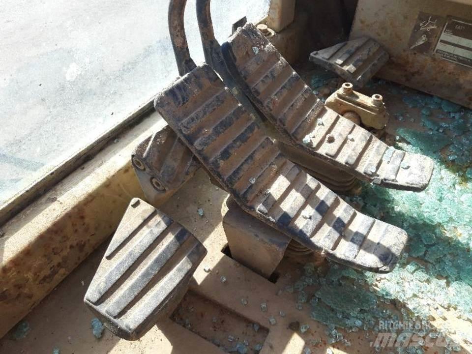 CAT 325LN Кабины и интерьер
