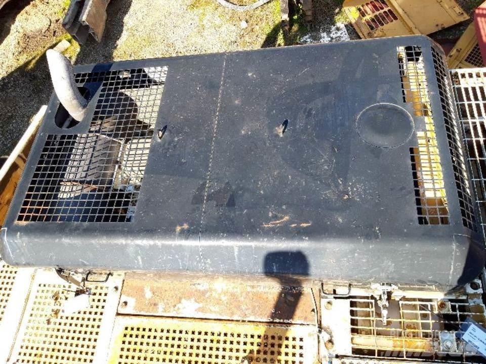 CAT 325LN Кабины и интерьер