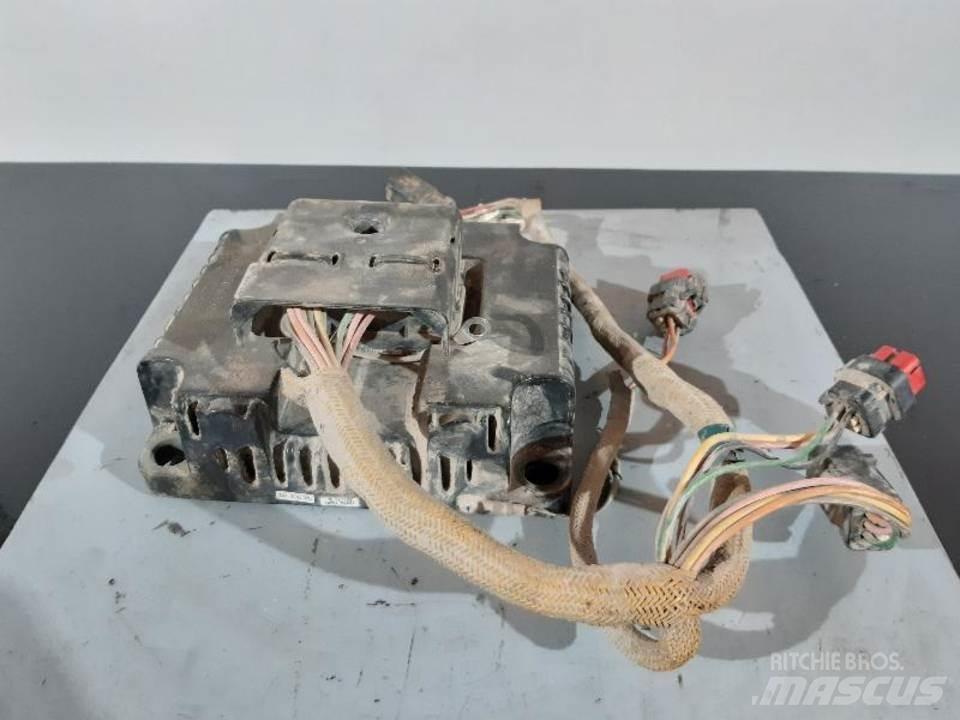 CAT 345C Кабины и интерьер