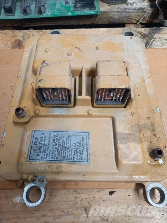 CAT 345C Кабины и интерьер