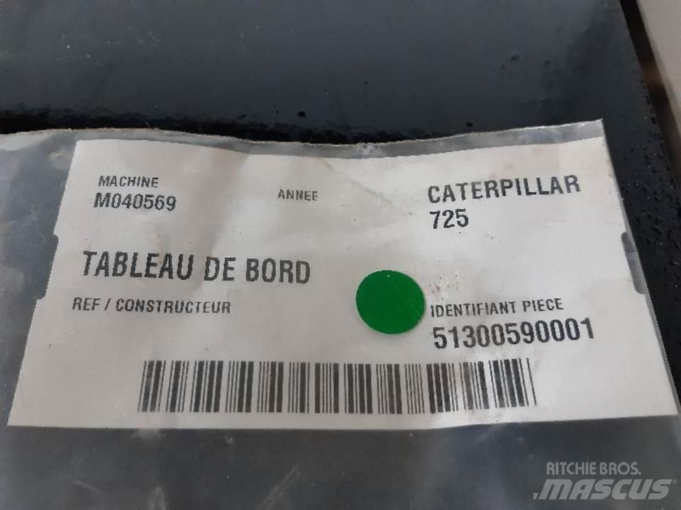 CAT 725 Кабины и интерьер