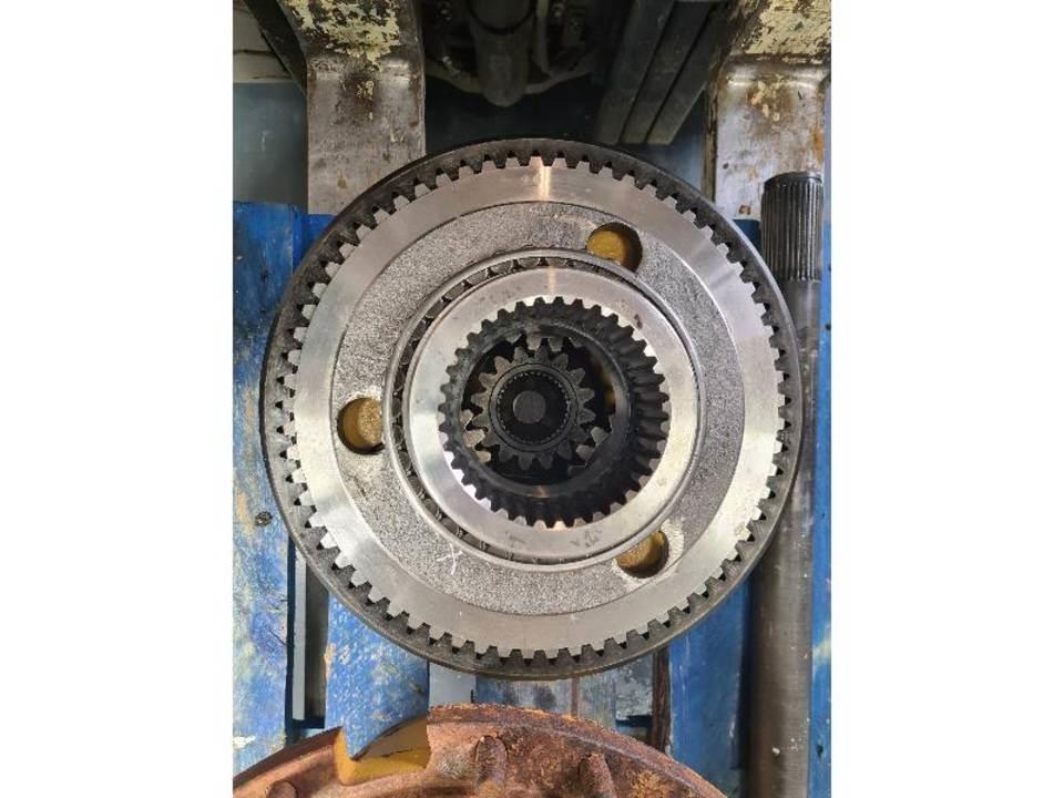 CAT 735 Трансмиссии и КПП