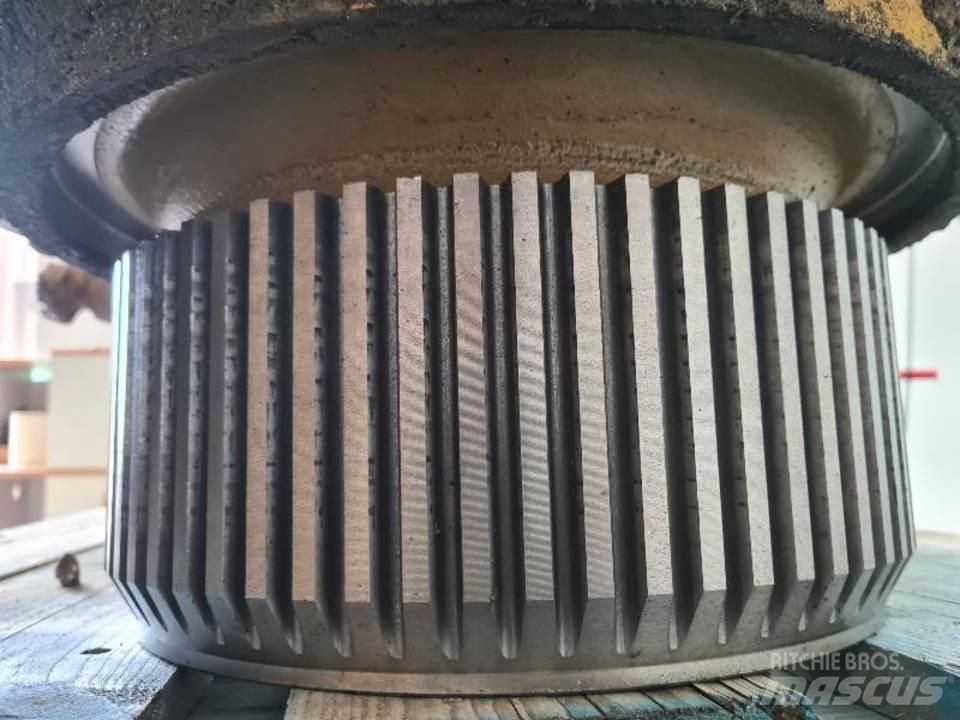 CAT 735 Трансмиссии и КПП