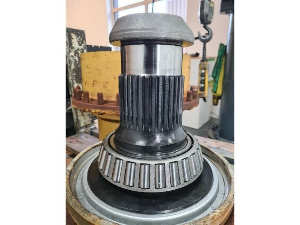 CAT 735 Трансмиссии и КПП