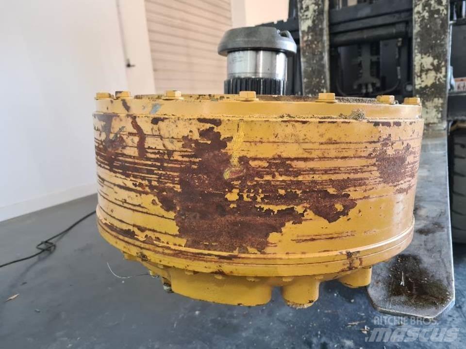 CAT 735 Трансмиссии и КПП