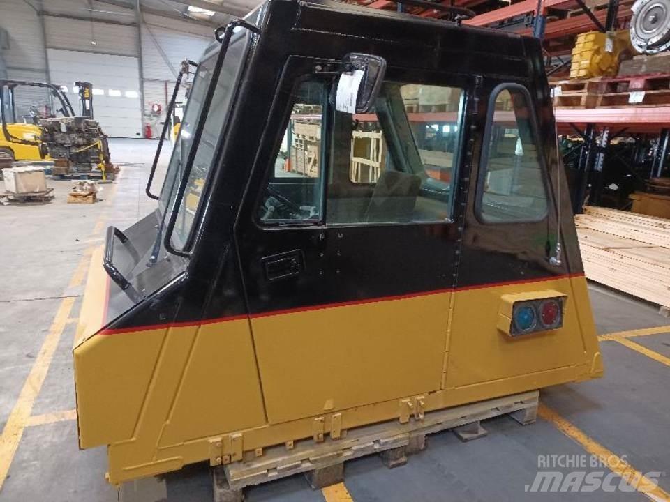 CAT 771D Кабины и интерьер