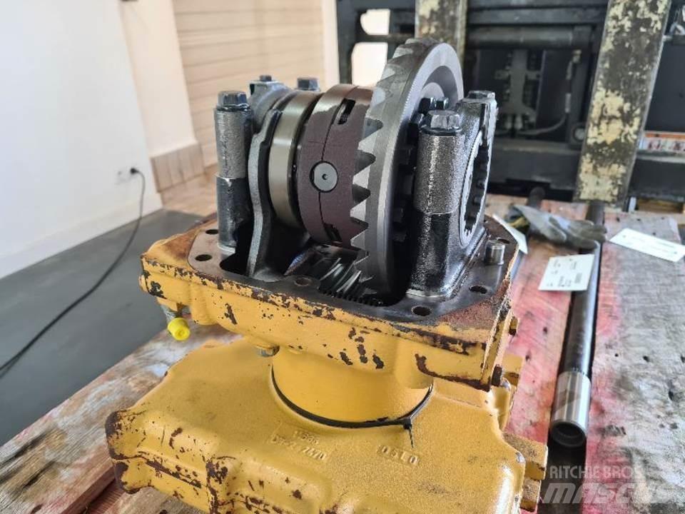 CAT 906H Трансмиссии и КПП