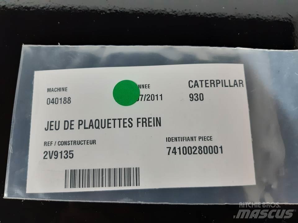 CAT 930 Гусеницы и цепи