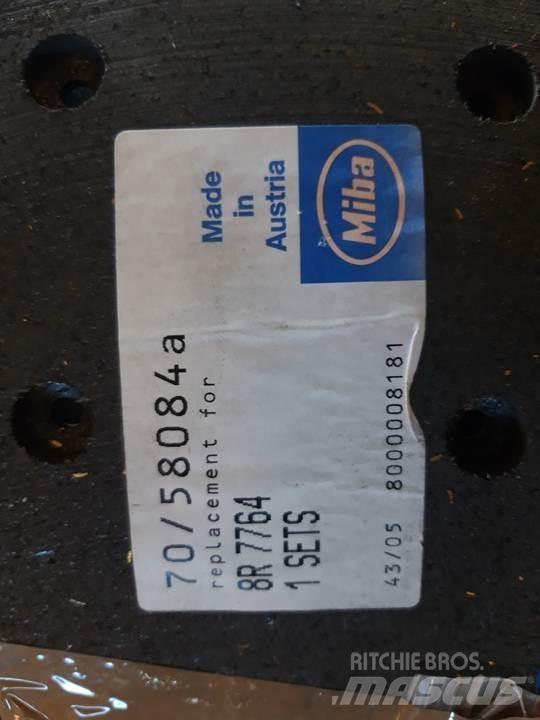 CAT 950 Гусеницы и цепи