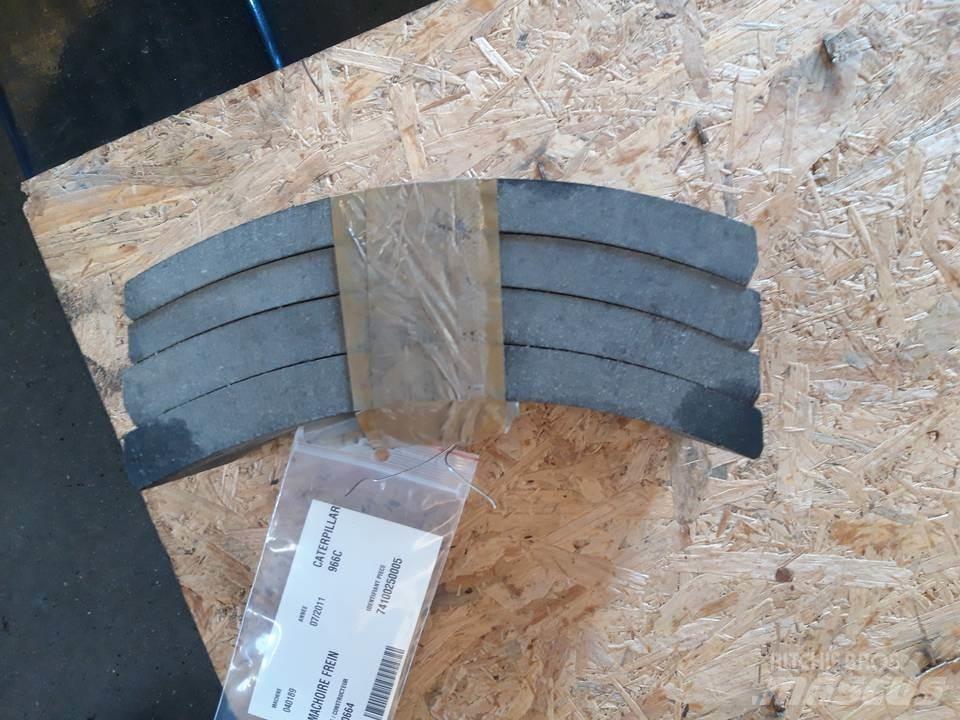 CAT 966C Гусеницы и цепи