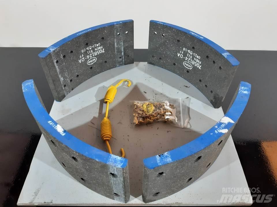 CAT 966D Гусеницы и цепи
