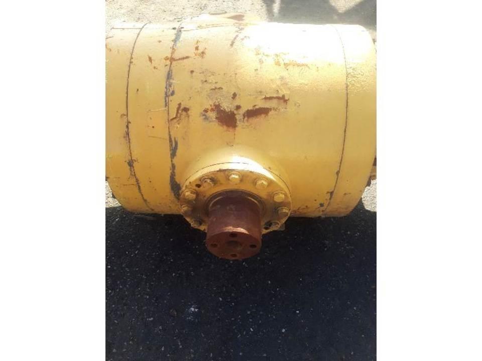 CAT 966H Трансмиссии и КПП