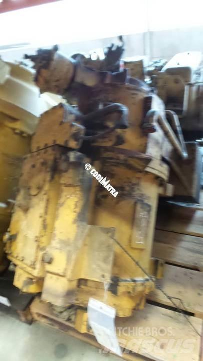CAT D300B Трансмиссии и КПП