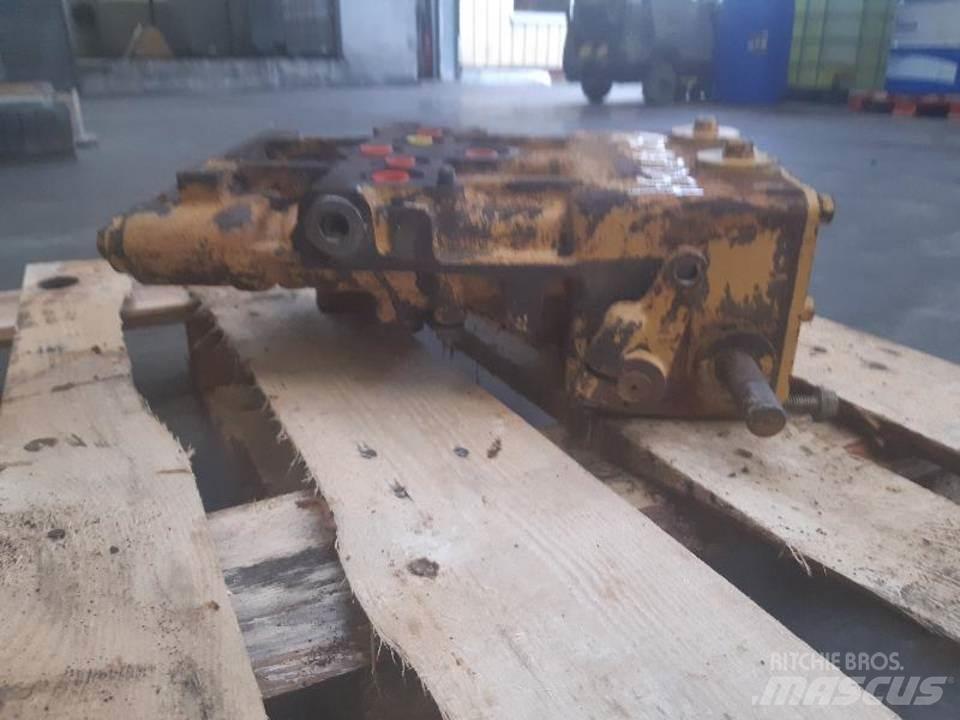 CAT D5H Гидравлическая система