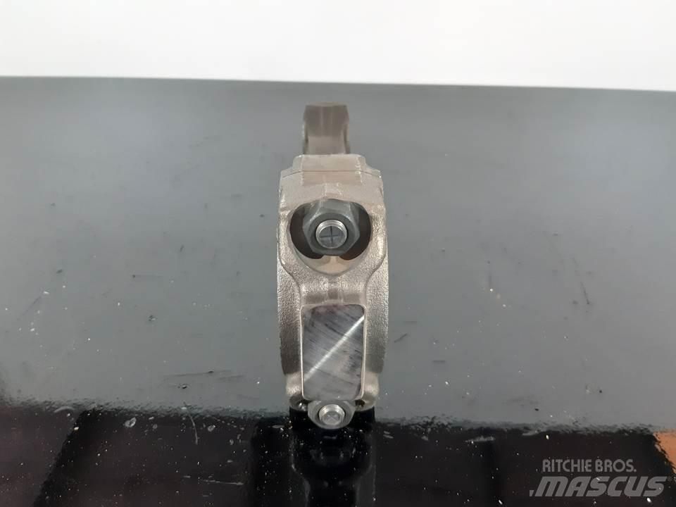 CAT D6C Двигатели