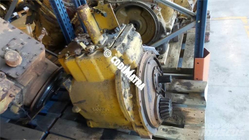 CAT D7E Трансмиссии и КПП