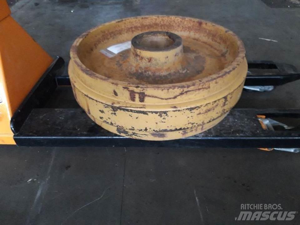 CAT D7R Гусеницы и цепи