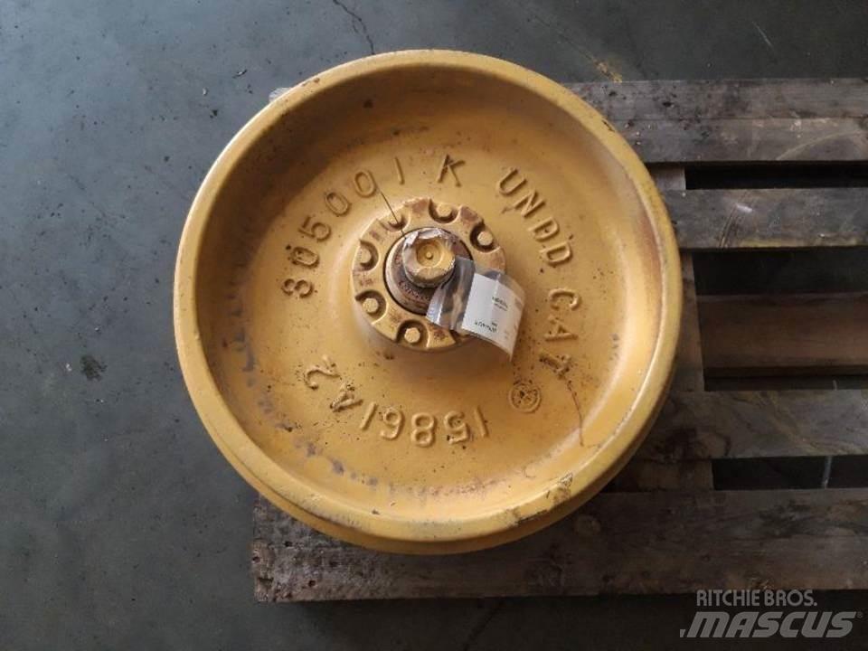 CAT D7R Гусеницы и цепи
