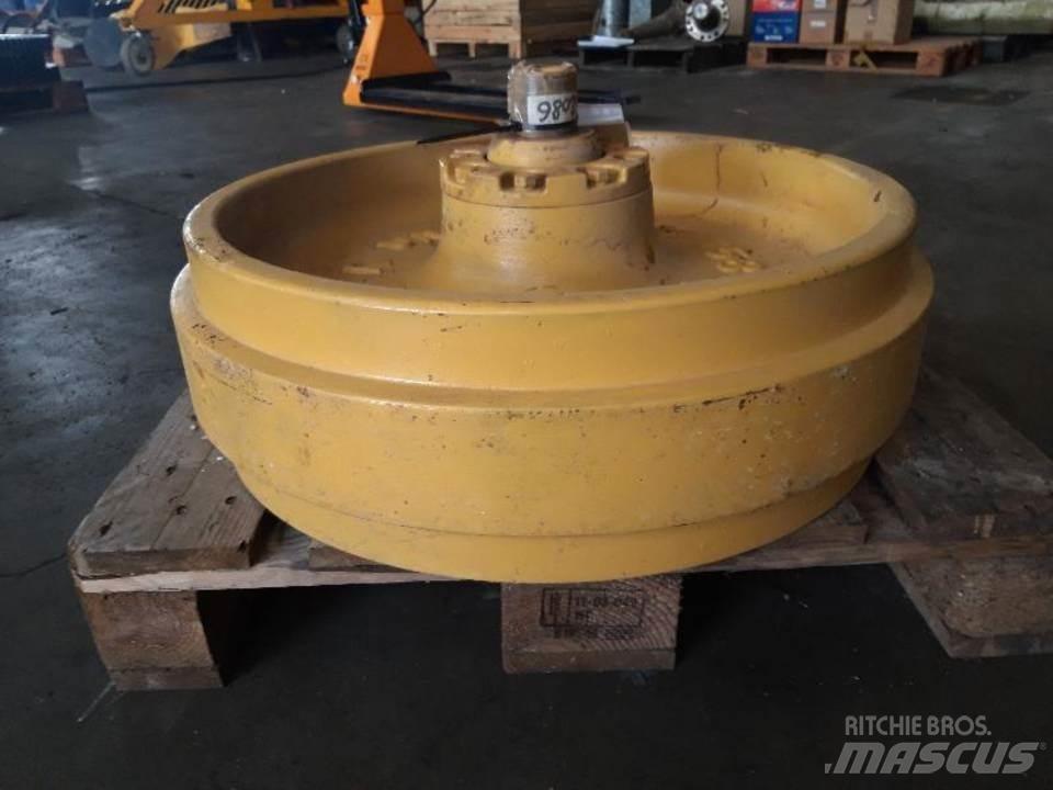 CAT D7R Гусеницы и цепи