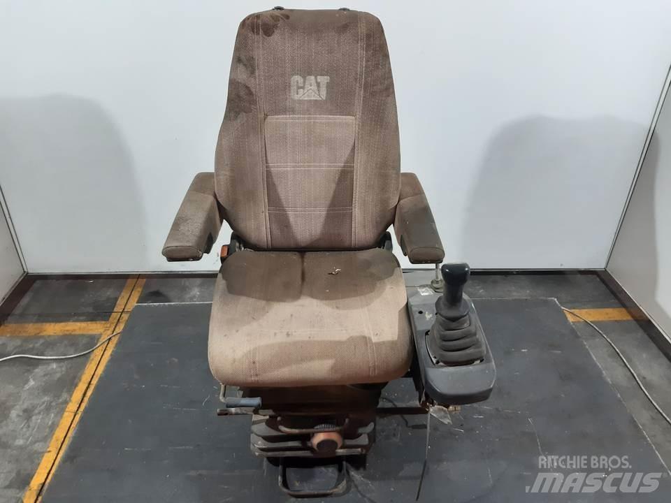 CAT M312 Кабины и интерьер