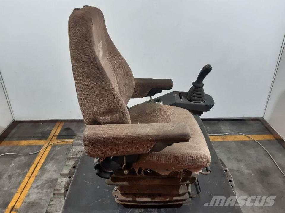 CAT M312 Кабины и интерьер