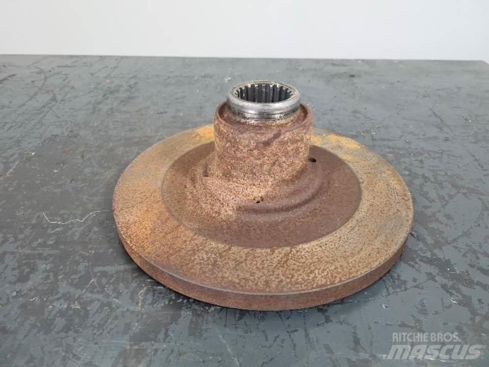 Volvo A25F Гусеницы и цепи