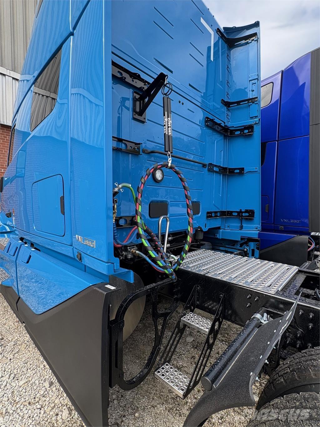 Volvo VNL Специальные грузовики