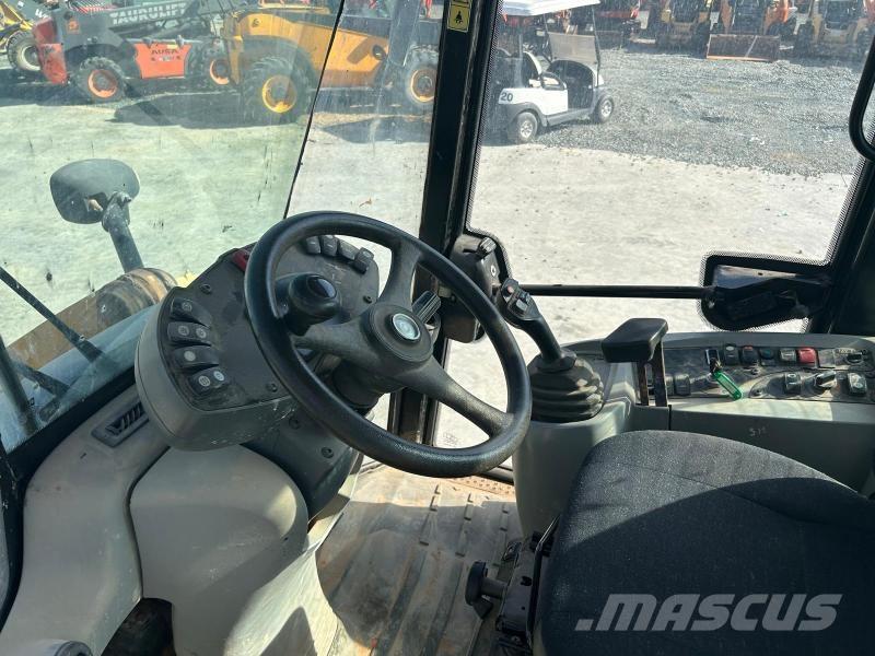 CAT 908H Фронтальные погрузчики