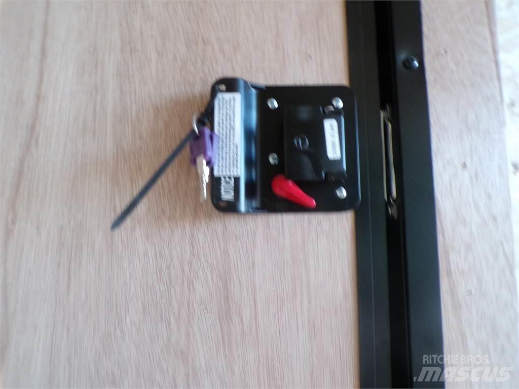  Stealth Прицепы-фургоны