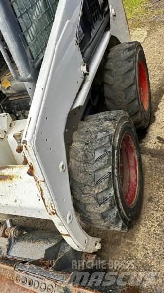 Bobcat S130 Мини-погрузчики
